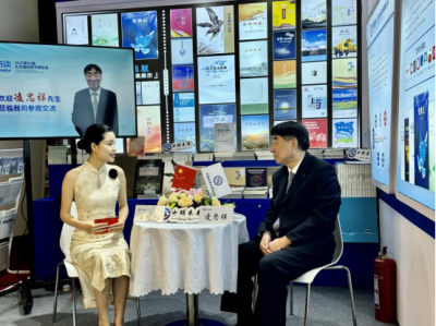 《英汉语法经典》重磅面世：退休教师倾力打造跨文化语法百科全书