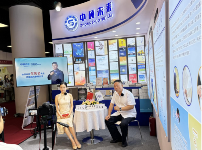 军旅诗人何德宝：以诗歌书写时代心声，用笔墨致敬英雄精神